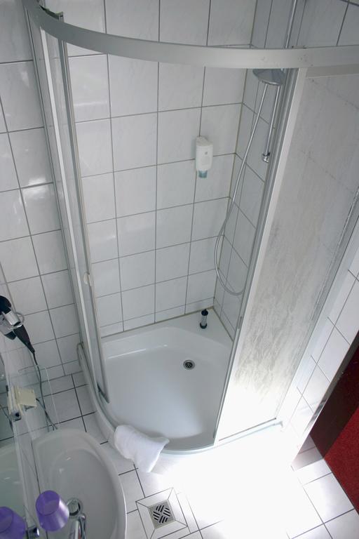 Hotel Haus Am Eberbach Stadtoldendorf Zimmer foto